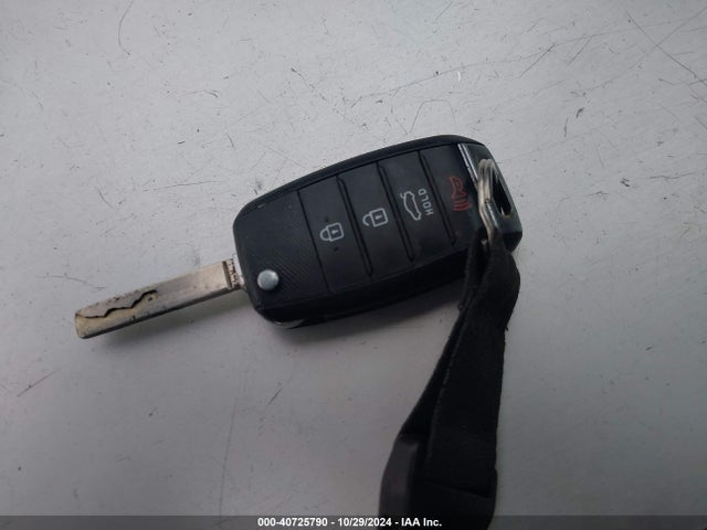 KIA Optima Lx 2018 5XXGT4L34JG185706 Image 11