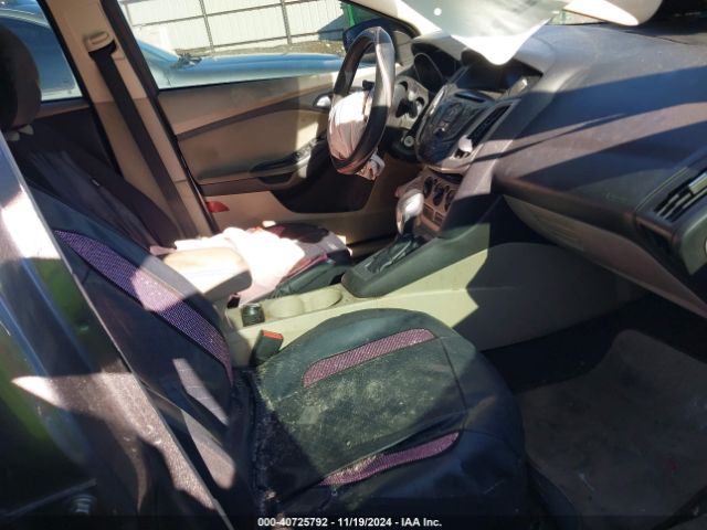 1FADP3F25EL121559 Ford FOCUS SE