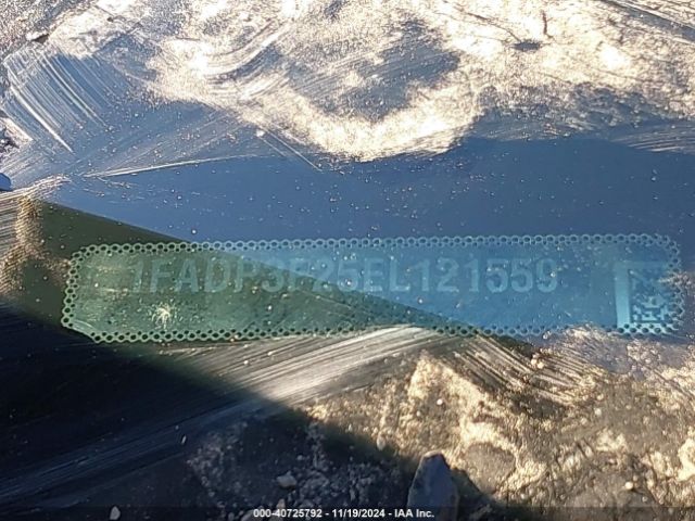 1FADP3F25EL121559 Ford FOCUS SE