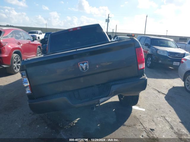 3C6JR6AG0JG210241 RAM 1500 Express  4x2 6'4 Box