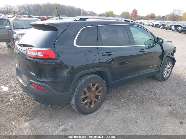 Jeep Cherokee Latitude 2016 1C4PJMCS3GW372147 Image 4