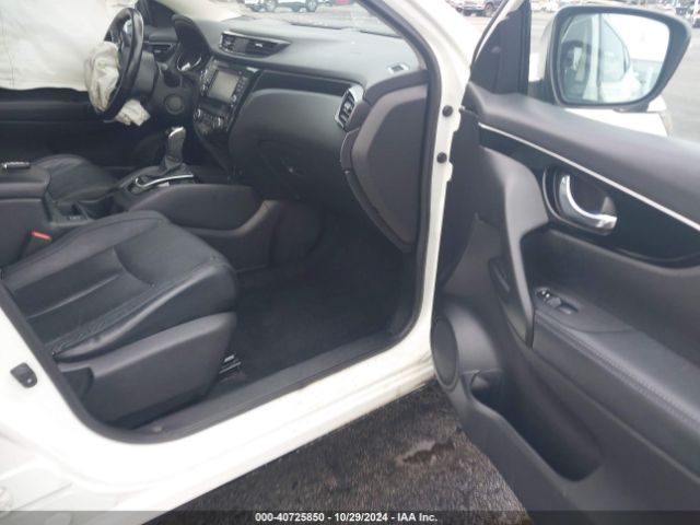 JN1BJ1CP5HW024584 Nissan Rogue Sport Sl