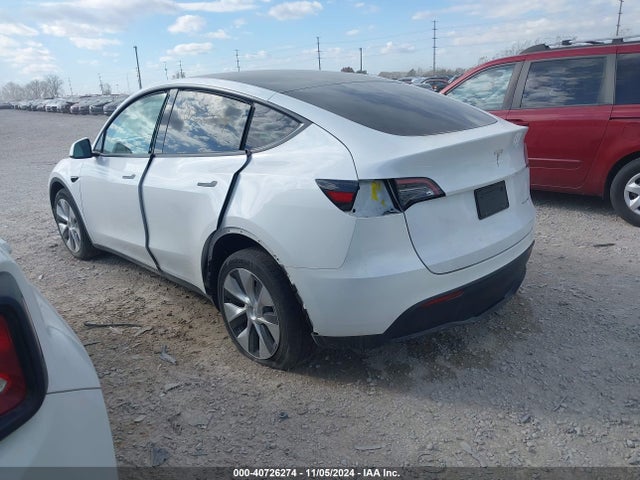 2023 TESLA MODEL Y 7SAYGDEE8PF817225 Photo 2