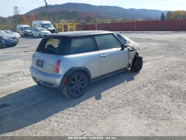 2003 MINI COOPER S WMWRE33433TD73366 Photo 3