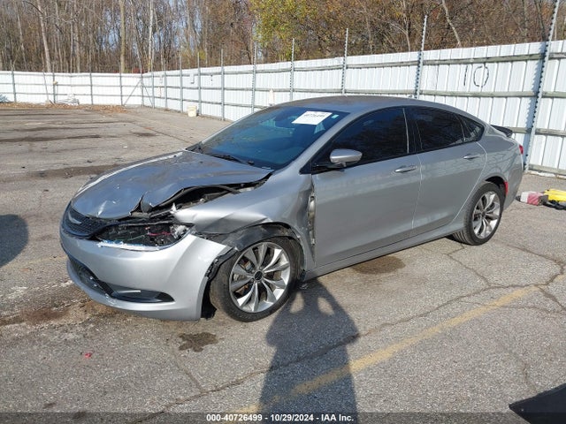 Chrysler 200 S 2015 1C3CCCDG9FN522929 Image 2