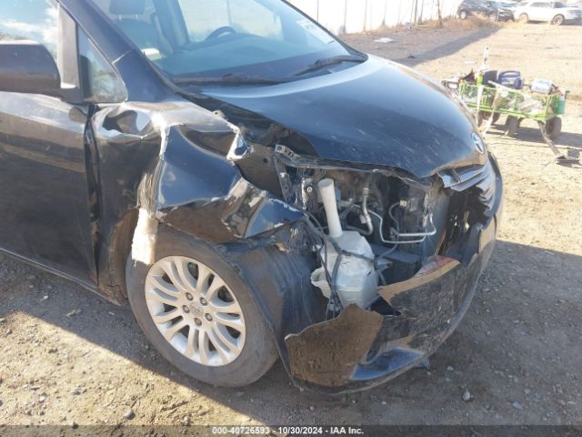 5TDYK3DC0GS713524 Toyota Sienna Xle 8 Passenger