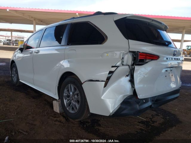 5TDYRKEC0NS081819 Toyota SIENNA XLE
