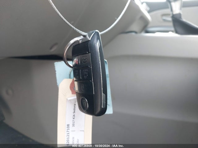KIA SEDONA LX 2017 KNDMB5C13H6316238 Image 11
