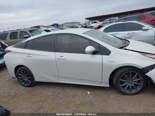 JTDKARFU9G3522624 Toyota Prius Three Touring