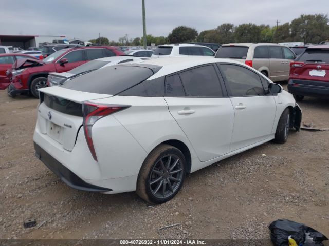 JTDKARFU9G3522624 Toyota Prius Three Touring