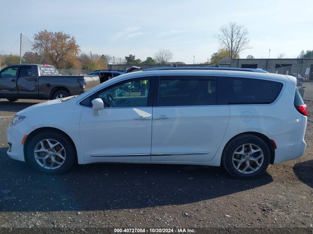 Chrysler Pacifica Touring L 2018 2C4RC1BG7JR339280 Image 14