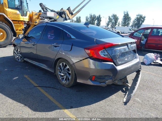 Honda CIVIC EX 2018 2HGFC2F74JH505572 Image 3