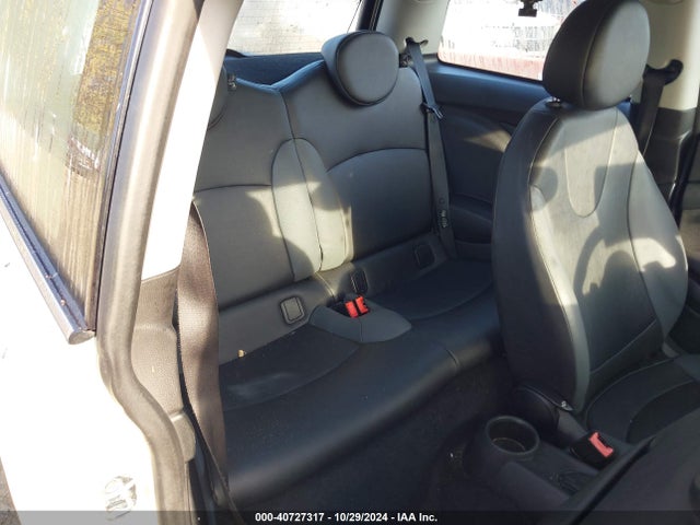 2009 MINI COOPER WMWMF33559TW72458 Photo 7