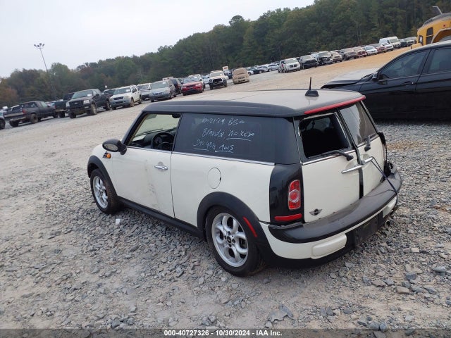 2011 MINI COOPER CLUBMAN WMWZF3C5XBT188121 Photo 2