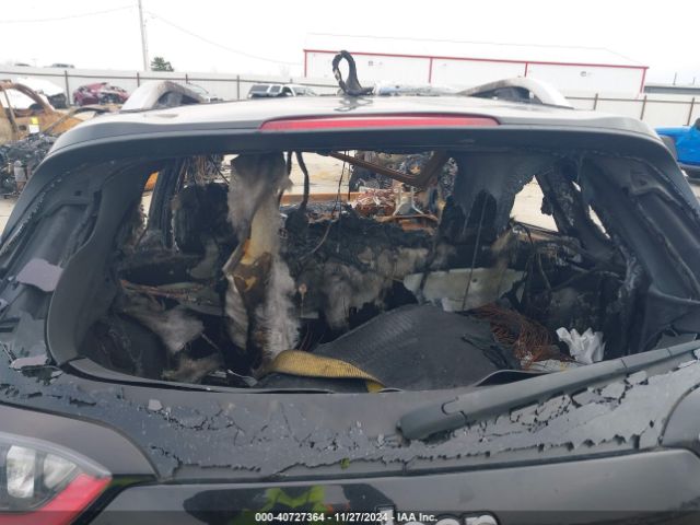 1C4PJMDN1KD292438 Jeep Cherokee Limited 4x4