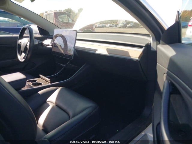 2019 TESLA MODEL 3 5YJ3E1EA8KF309743 Photo 4