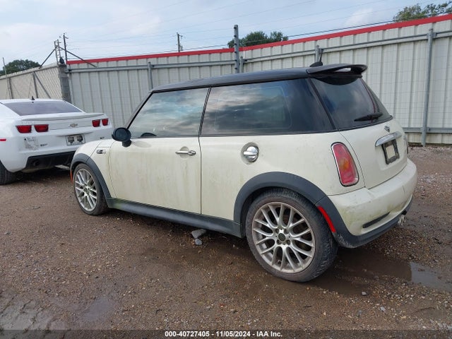 2005 MINI COOPER S WMWRE334X5TD94394 Photo 2