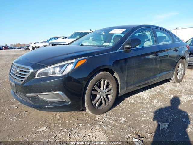 Hyundai SONATA SE 2017 5NPE24AF2HH486917 Image 2