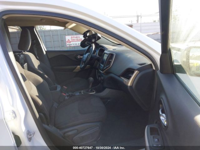 1C4PJLCB2HW668191 Jeep Cherokee Latitude Fwd