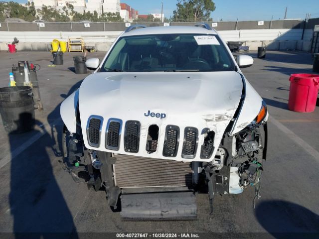 1C4PJLCB2HW668191 Jeep Cherokee Latitude Fwd