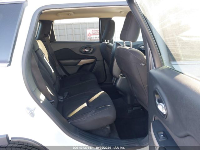 1C4PJLCB2HW668191 Jeep Cherokee Latitude Fwd