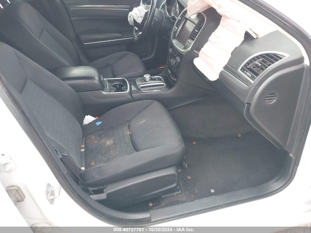 2C3CCAAG4JH308604 Chrysler 300 Touring