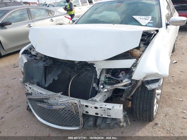 2C3CCAAG4JH308604 Chrysler 300 Touring