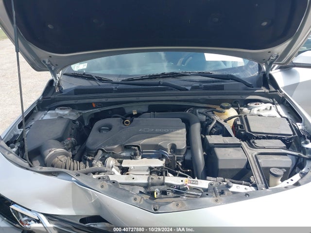 1G1ZD5ST0JF173654 Chevrolet MALIBU LT
