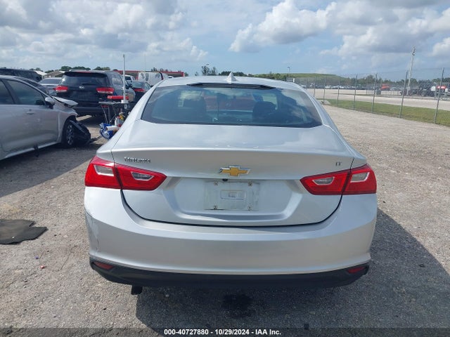 1G1ZD5ST0JF173654 Chevrolet MALIBU LT