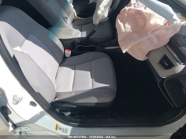 Toyota COROLLA LE 2015 5YFBURHE2FP339360 Image 5