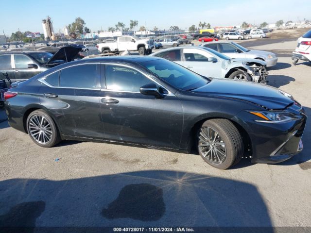 58ADA1C16RU043485 Lexus ES 300H