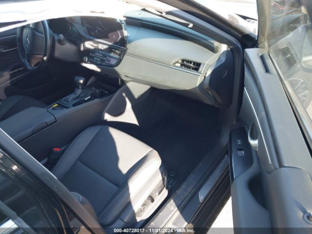 58ADA1C16RU043485 Lexus ES 300H