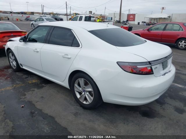 2011 SAAB 9-5 YS3GN4AR3B4000325 Photo 2