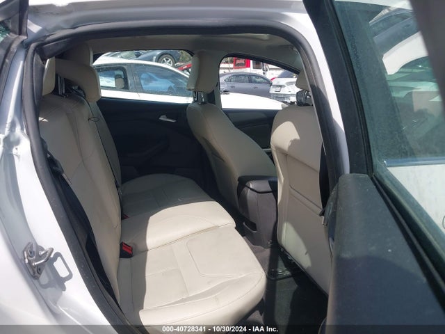 1FADP3J23JL288231 Ford Focus Titanium