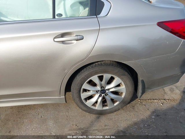 4S3BNAC68F3006880 Subaru Legacy 2.5i Premium