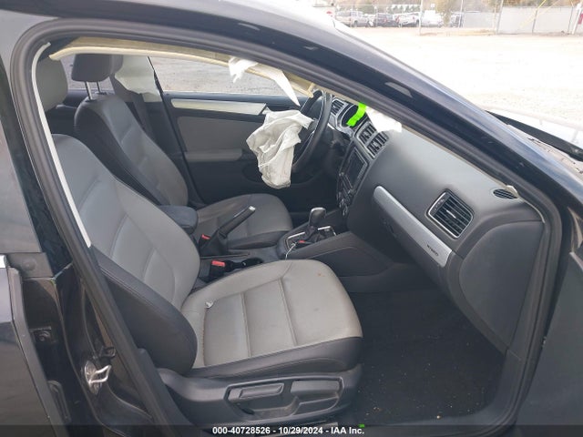 3VW637AJ9GM394037 Volkswagen Jetta Hybrid Sel Premium