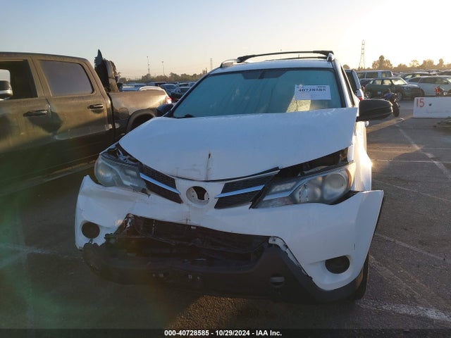 Toyota RAV4 LE 2015 JTMZFREV6FD057187 Image 12