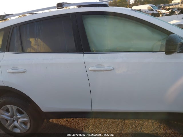 Toyota RAV4 LE 2015 JTMZFREV6FD057187 Image 13