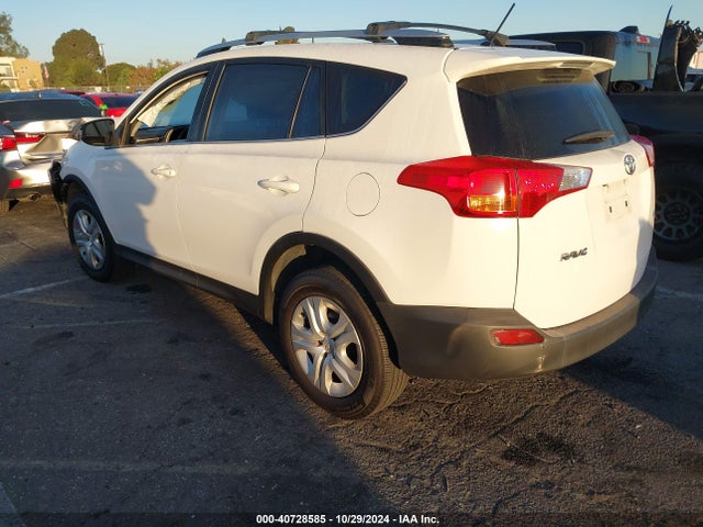 Toyota RAV4 LE 2015 JTMZFREV6FD057187 Image 3