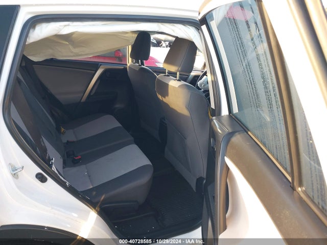 Toyota RAV4 LE 2015 JTMZFREV6FD057187 Image 8