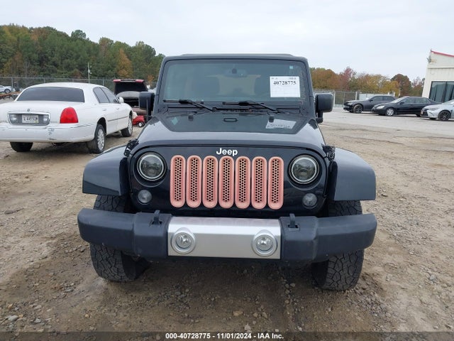 1C4BJWEG7EL288037 Jeep Wrangler Unlimited Sahara