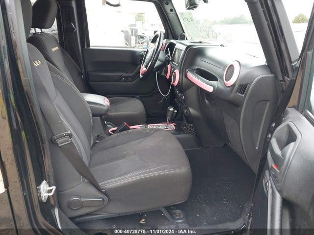 1C4BJWEG7EL288037 Jeep Wrangler Unlimited Sahara