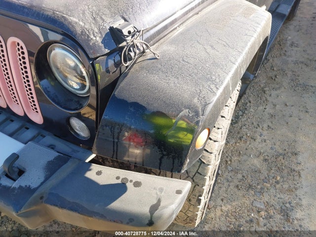 1C4BJWEG7EL288037 Jeep Wrangler Unlimited Sahara