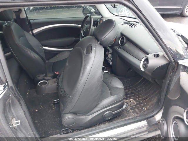 2008 MINI COOPER S CLUBMAN WMWMM33568TP70743 Photo 4