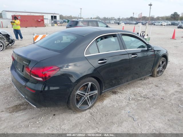 WDD3G4FBXKW005768 Mercedes-Benz A 220 4matic