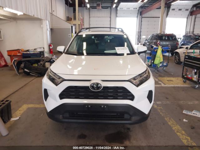 2T3P1RFV5RC454340 Toyota Rav4 Xle