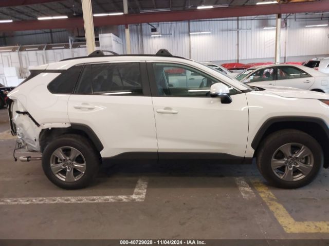2T3P1RFV5RC454340 Toyota Rav4 Xle