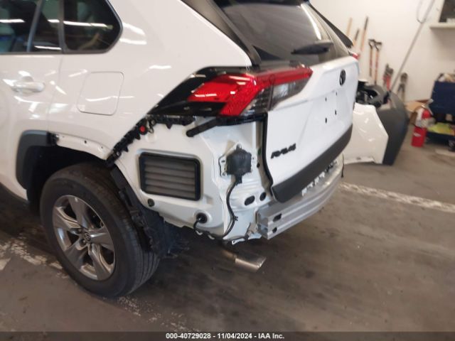 2T3P1RFV5RC454340 Toyota Rav4 Xle
