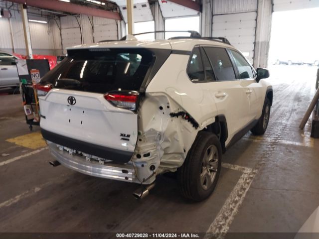 2T3P1RFV5RC454340 Toyota Rav4 Xle
