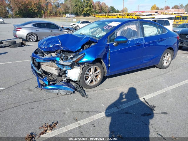 Chevrolet Cruze Lt Auto 2018 1G1BE5SM2J7178226 Image 2